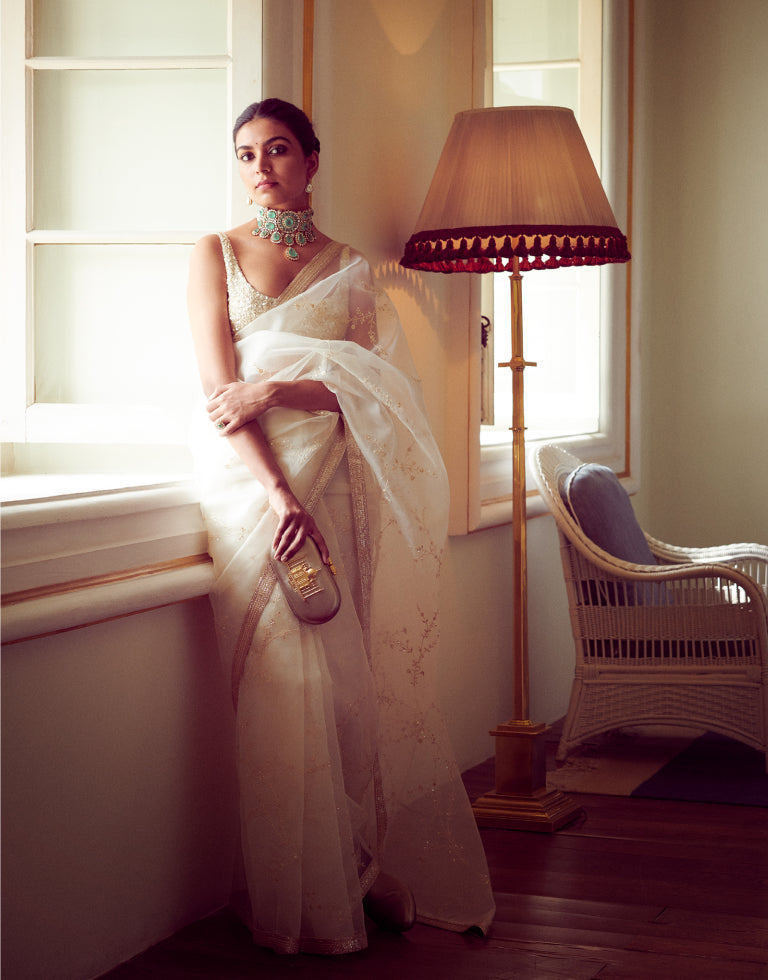 Bridal White Saree Nice Jewellery Stock Photo 1950679423 | Shutterstock
